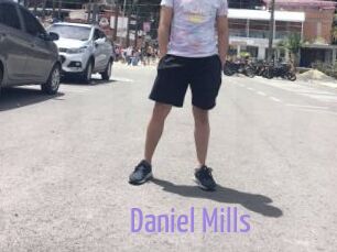 Daniel_Mills