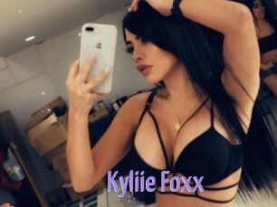 Kyliie_Foxx