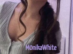 M0nikaWhite