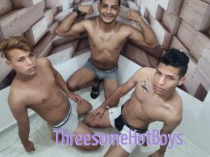 ThreesomeHotBoys