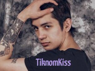 TiknomKiss